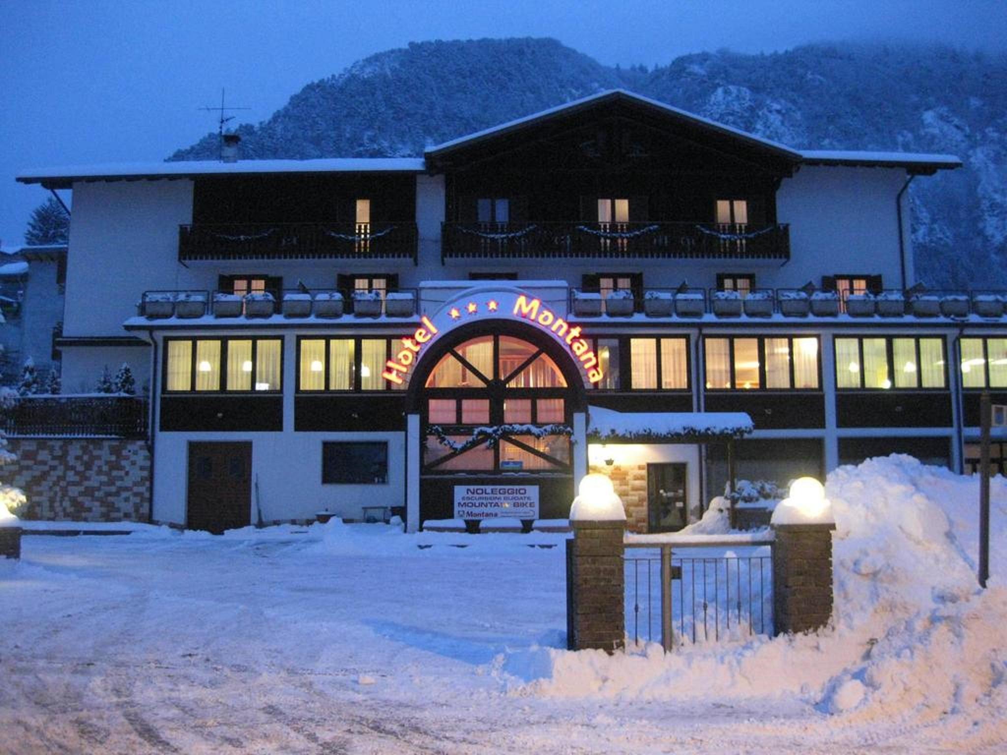 Hotel & Residence Montana Fai della Paganella Exterior foto